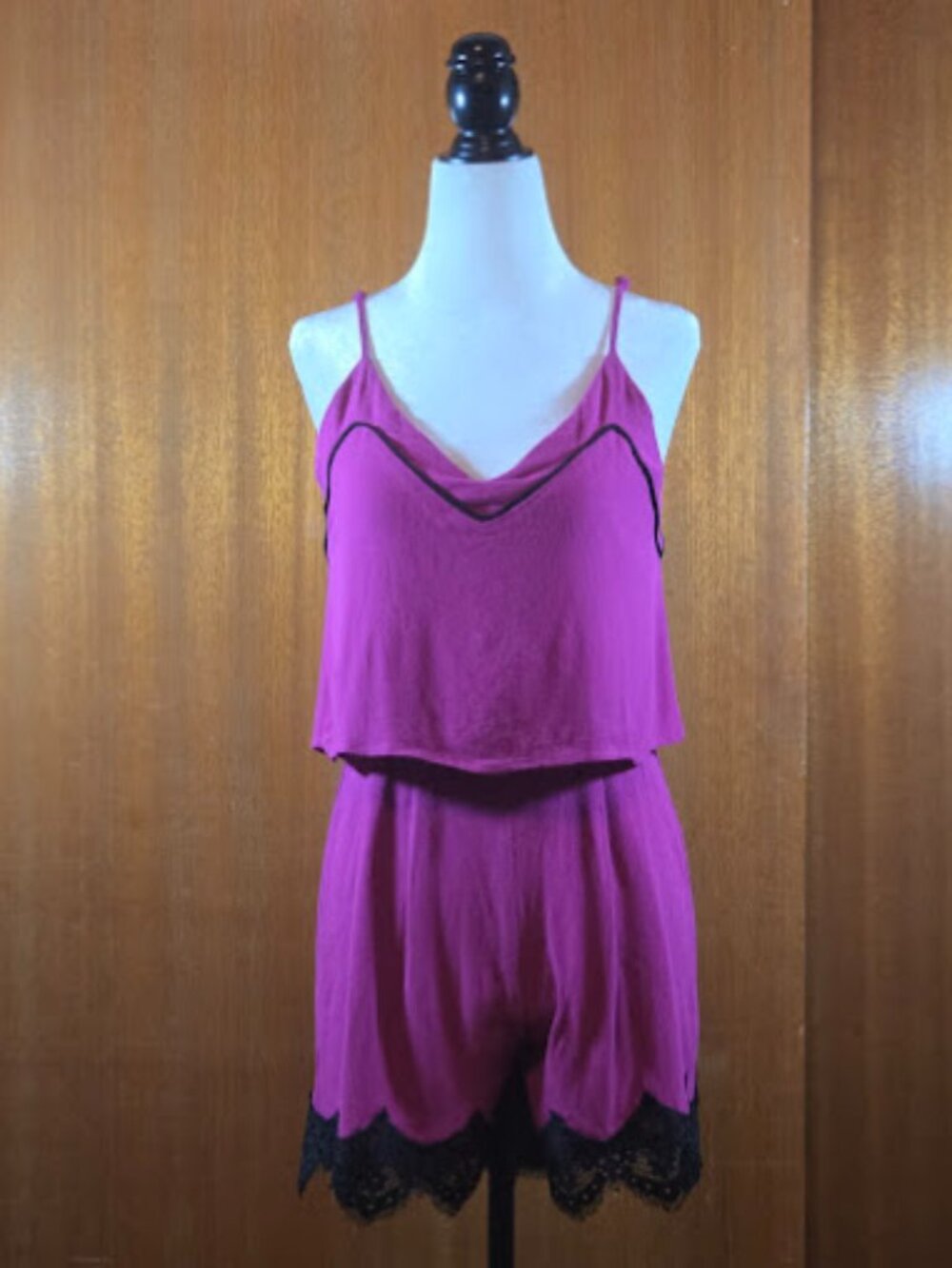 one one SIX Strut & Bolt Magenta Rayon Lace Trim Romper - Size S